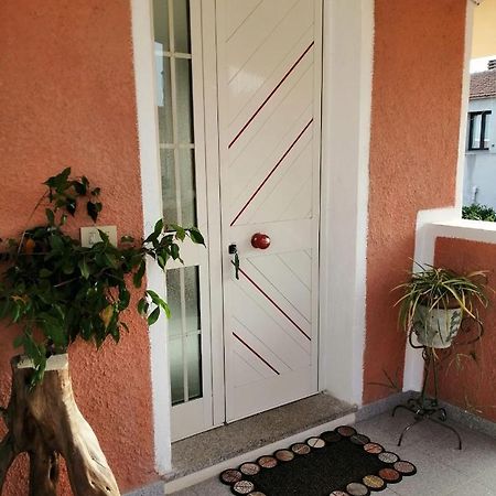 Appartamento Moderno Rustico Олбия Екстериор снимка